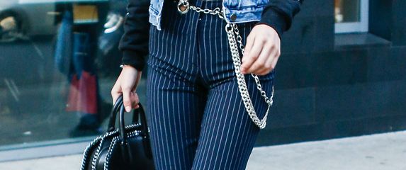 Prugaste hlače iz trgovina - 1