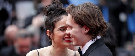 Brooklyn Beckham i Hana Cross (Foto: Getty)