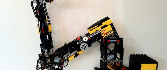 Lego robotska ruka