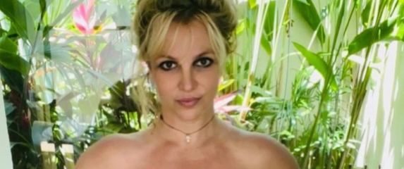 Britney naslovna