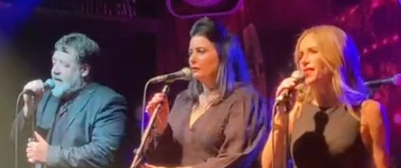 Russell Crowe i Britney Theriot