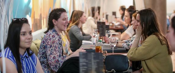 Female Speed Friending