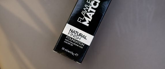 Avon Flawless Match Natural Finish Foundation