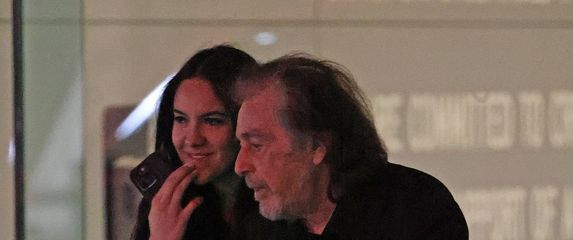 Al Pacino i Noor Alfallah - 1