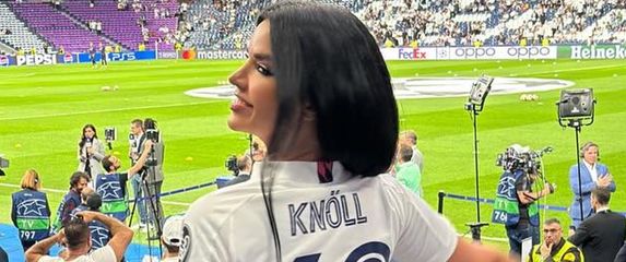 Ivana Knoll - 2