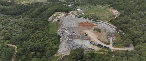 Poziv: Deponij smeća na Hvaru - 1