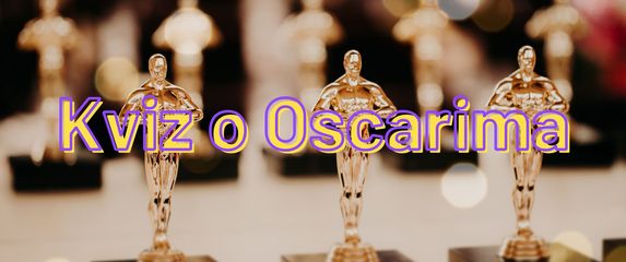 Tri kipića nagrade Oscar i natpis kviz o Oscarima