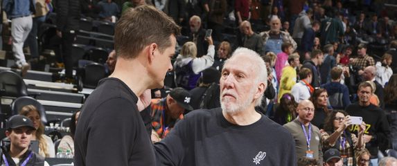 Will Hardy i Gregg Popovich