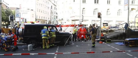 Automobil se zabio u skupinu pješaka u Njemačkoj