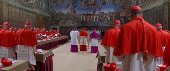 Kardinali u Sikstinskoj kapeli uoči konklave