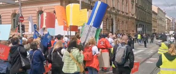 Povorka prosvjetnih radnika