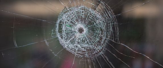 Metak u staklu, ilustracija