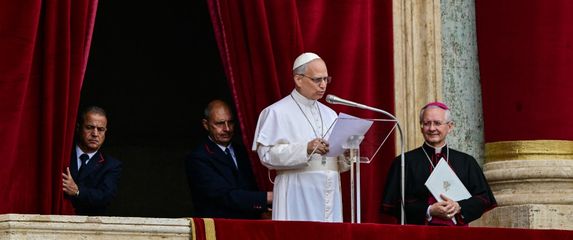 Papa Lav XIV.