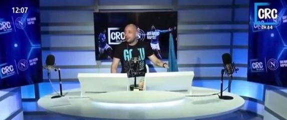 U studiju radijske emisije snimljen je trenutak potresa u Italiji