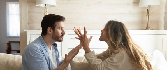 Svađa dečka i cure