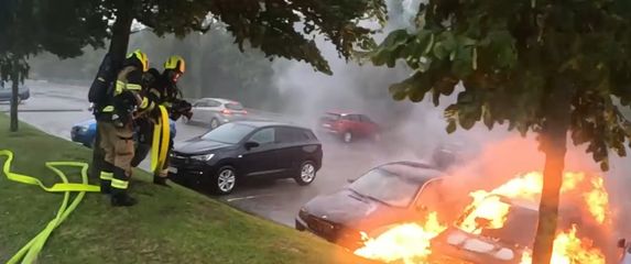 Požar automobila u Zagrebu