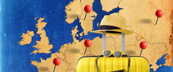 Karta Europe s označenim lokacijama i kofer