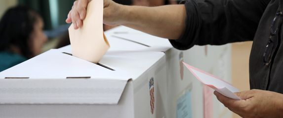 Glasanje na lokalnim izborima 2025.