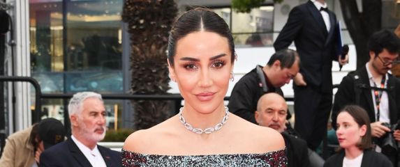 Tamara Kalinić u kreaciji brenda Elie Saab na premijeri filma A Simple Accident