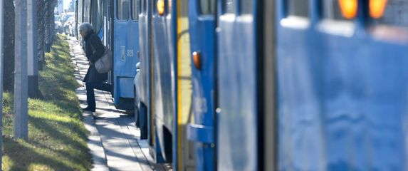 Kolona tramvaja, ilustracija