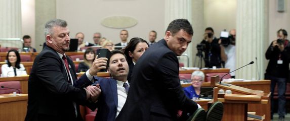 Ivan Pernar na 14. sjednici Sabora RH