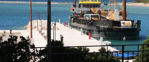 Nova luka i šetnica Omiš