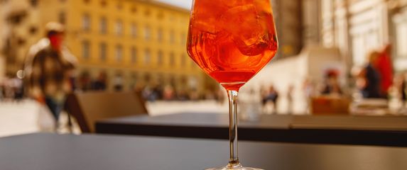 Aperol Spritz omiljen je ljetni koktel