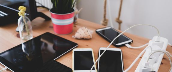 Punjenje pametnih telefona, ilustracija