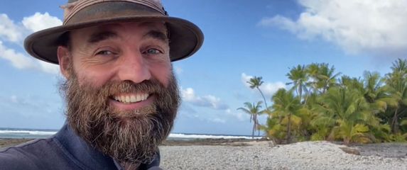 Svjetski putnik Thor Pedersen pri posjetu Tuvalu