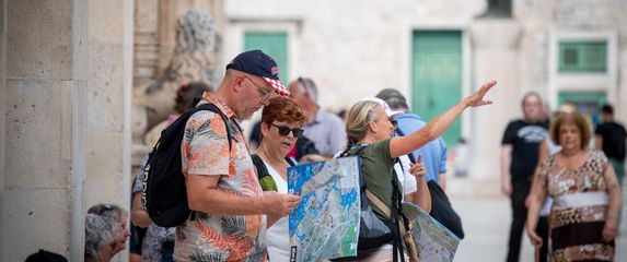 Turisti u Šibeniku