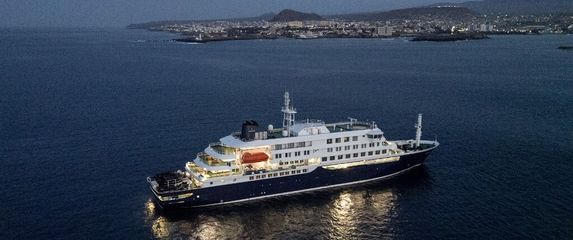 Kruzer MV Hondius