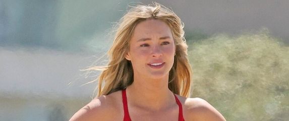 Hassie Harrison - 3