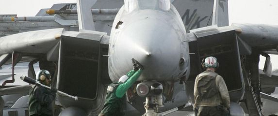 F-14 Tomcat na nosaču zrakoplova