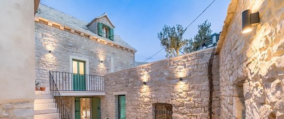 Casa Cava