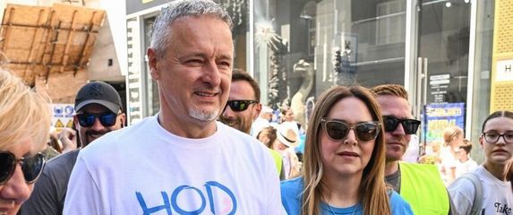 Marko Perković Thompson i supruga Sandra na Hodu za život - 3
