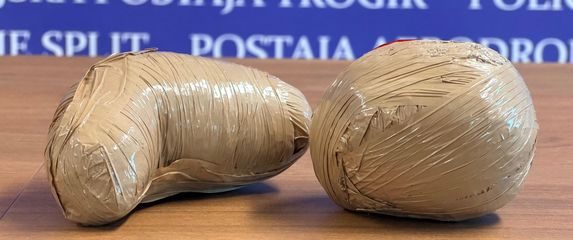 Policajci pronašli više od kilograma heroina