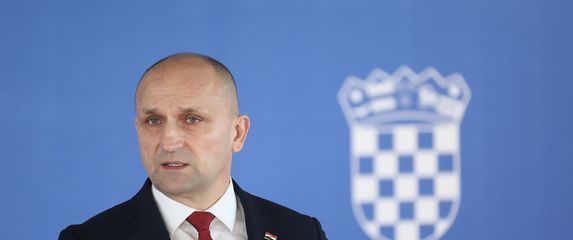 Ivan Anušić, ministar obrane