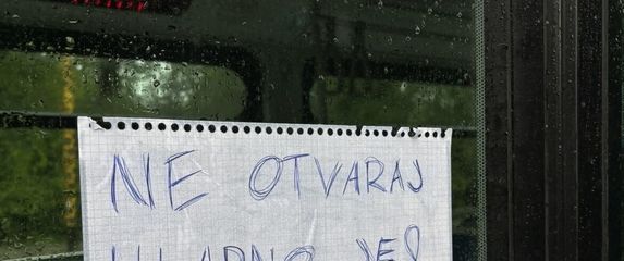 Poruka na tramvaju