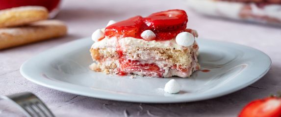 Tiramisu s jagodama