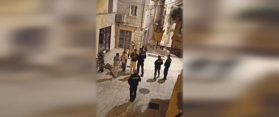 Alkoholizirani turisti u Splitu - 2