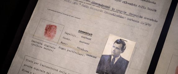 Međunarodna putovnica Josefa Mengelea