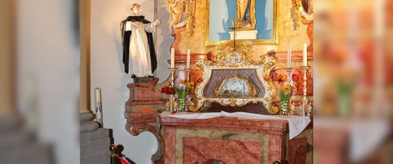 Mjesto s kojeg je ukradena lubanja svetice