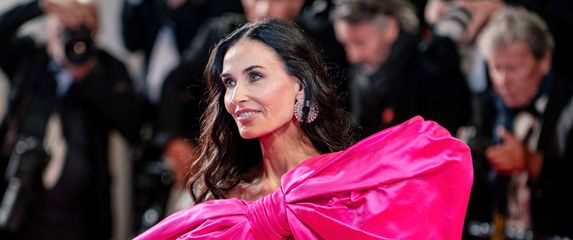 Demi Moore u haljini brenda Matieres Fecales