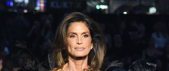 Cindy Crawford na Gucci reviji