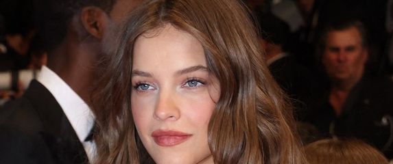 Barbara Sprouse u Cannesu