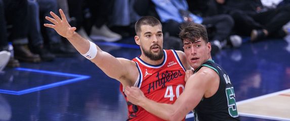 Ivica Zubac i Luka Garza