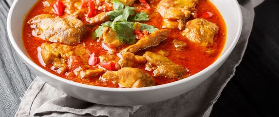 Ljuti pileći curry