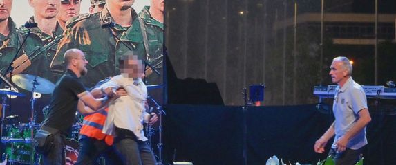 Incident na velikoj proslavi - 4