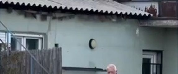 Branko Kockica gleda prosvjed