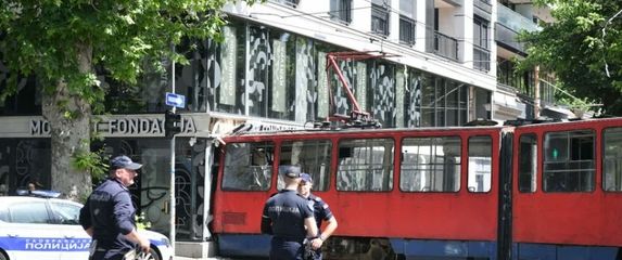 Tramvaj se zabio u zgradu